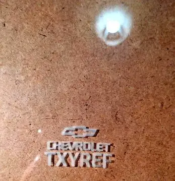 RESULTADO DE GRABADO EN VIDRIO grabado con logo marca chevrolet